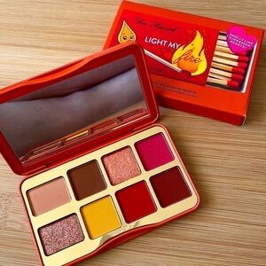 Brand New Too Faced Light My Fire Mini Eye Shadow Palette Matte & Shimmer Finish